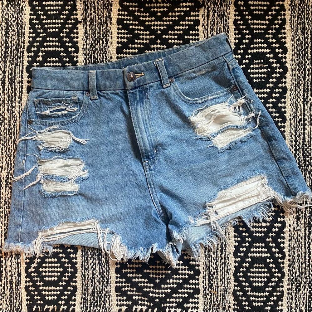 Size 8 American Eagle Curvy Mom Short
